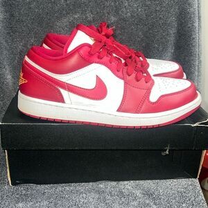 Jordan 1 “Cardinal Red” 553558-607